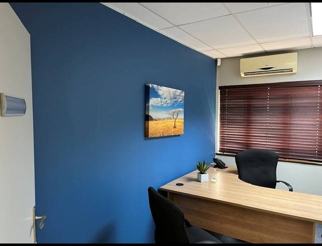 13.70M² BUSINESS CENTRE TO LET IN GILLITTS